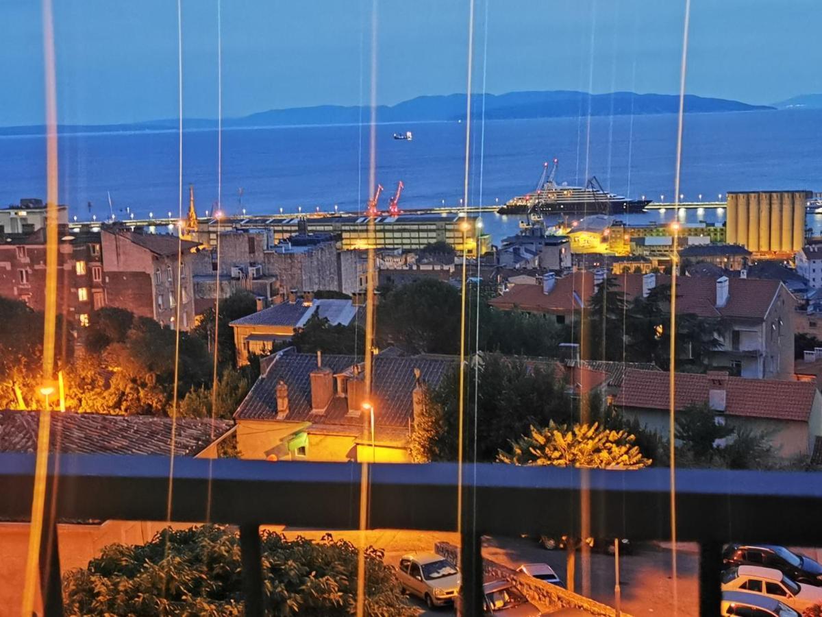 Leelee Apartment Рийека Екстериор снимка